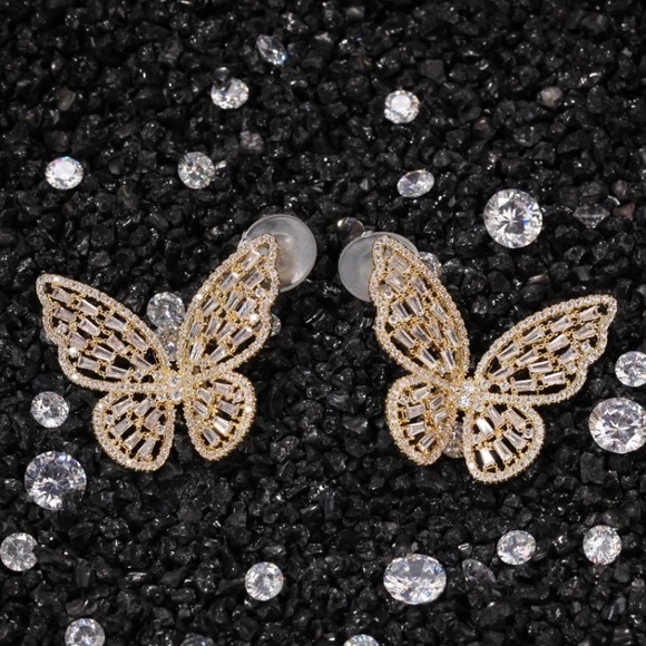 Gold Tone Crystals Butterfly 🦋 Earrings - Picture 2 of 6